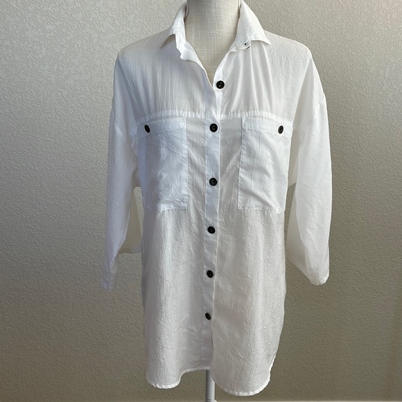 Women’s Shapely White Crinkle Button Down Shirt Size 10 - Picture 1 of 7